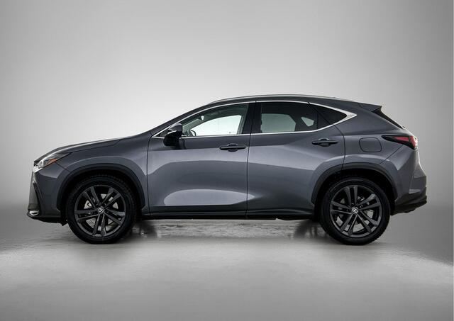 Lexus NX 450h+ AWD Luxury Line | BTW voertuig | Blind Spot monitor | Stoel+stuurwielverwarming | Cruise control Adaptive | Parkeersensoren Voor+achter | Elektrische achterklep | Draadloze telefoonlader | Apple CarPlay/Andr