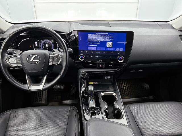 Lexus NX 450h+ AWD Luxury Line | BTW voertuig | Blind Spot monitor | Stoel+stuurwielverwarming | Cruise control Adaptive | Parkeersensoren Voor+achter | Elektrische achterklep | Draadloze telefoonlader | Apple CarPlay/Andr