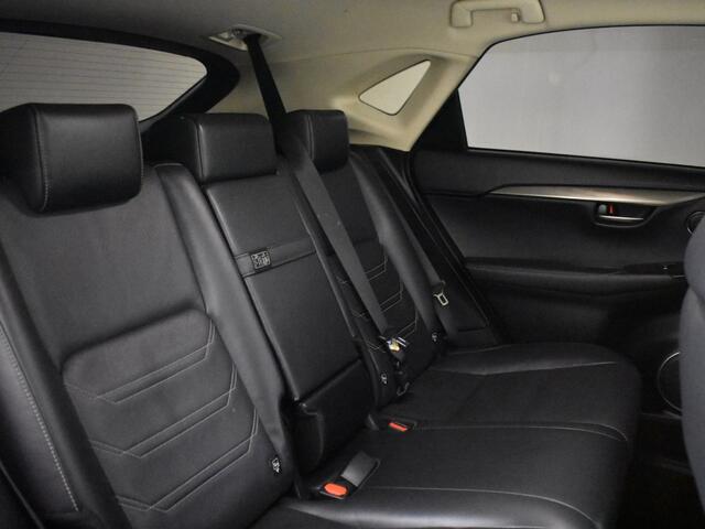 Lexus NX 300h AWD Executive Line | Schuifdak | Stoelverwarming |