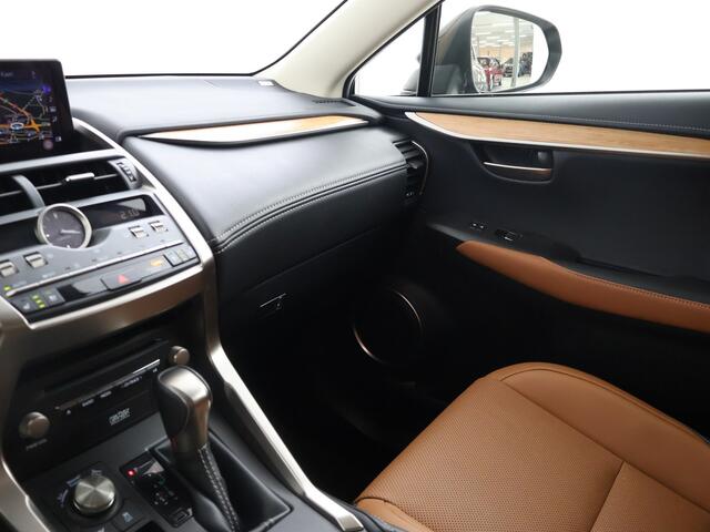 Lexus NX 300h AWD Executive Line President Pack | Mark Levinson Premium Surround | Panoramadak | Blindspot Monitor | Head-Up Display | Stoel+stuurverwarming+achterbank | Stoelventilatie | 360 Camera |