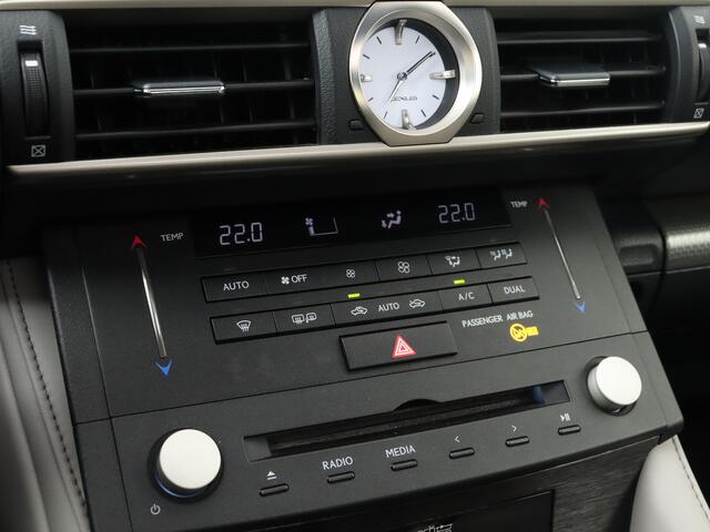 Lexus RC 300h F-Sport Limited | Mark Levinson | Schuifdak | Stoelverwarming en -ventilatie |