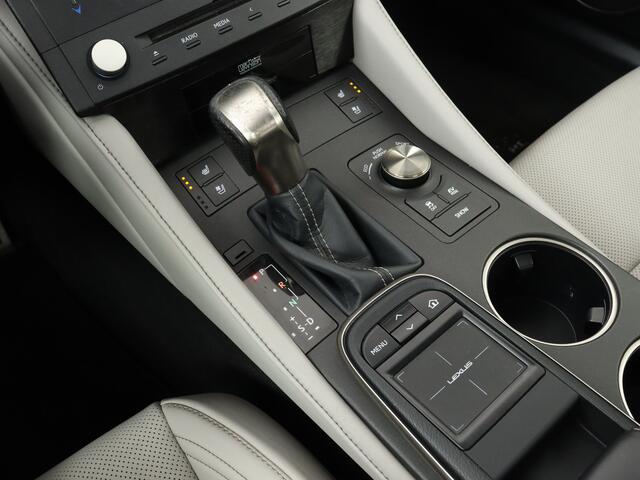 Lexus RC 300h F-Sport Limited | Mark Levinson | Schuifdak | Stoelverwarming en -ventilatie |