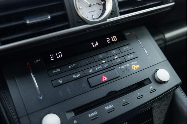 Lexus RC 300h F SPORT Line | Mark Levinson | Stoel & Stuurverwarming | Adaptive Cruise Control |