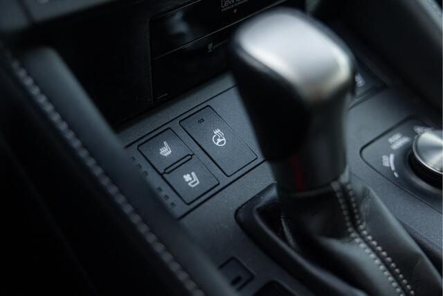 Lexus RC 300h F SPORT Line | Mark Levinson | Stoel & Stuurverwarming | Adaptive Cruise Control |
