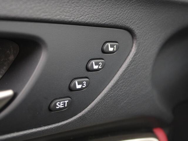 Lexus RC 300h F-Sport Line | Schuifdak | Mark Levinson | Stoelverwarming en -ventilatie | Adaptief onderstel | Tri-LED koplampen |