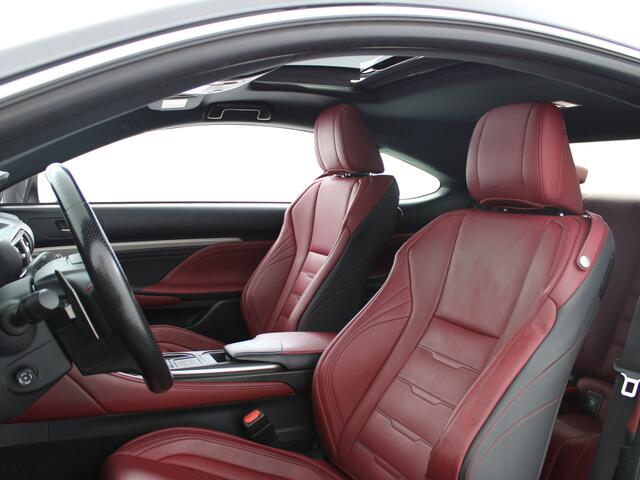Lexus RC 300h F-Sport Line | Schuifdak | Mark Levinson | Stoelverwarming en -ventilatie | Adaptief onderstel | Tri-LED koplampen |