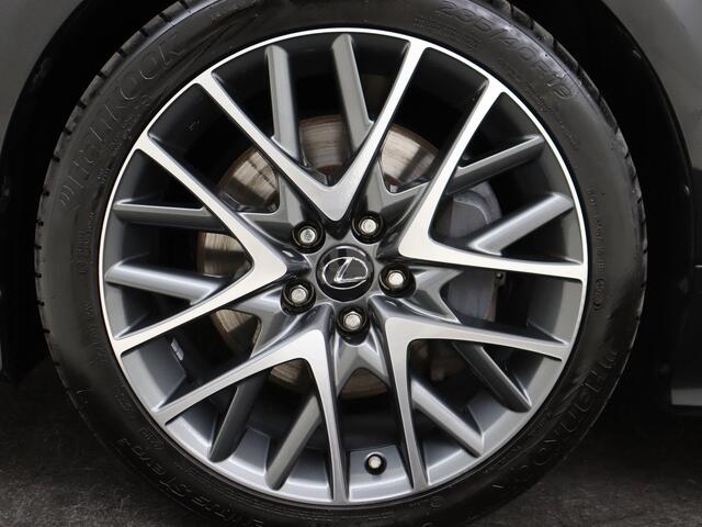 Lexus RC 300h F SPORT Line | Mark Levinson | Safety System | Stoelverwarming & Koeling |