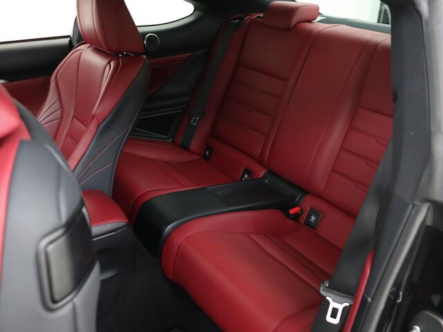Lexus RC 300h F SPORT Line | Mark Levinson | Safety System | Stoelverwarming & Koeling |