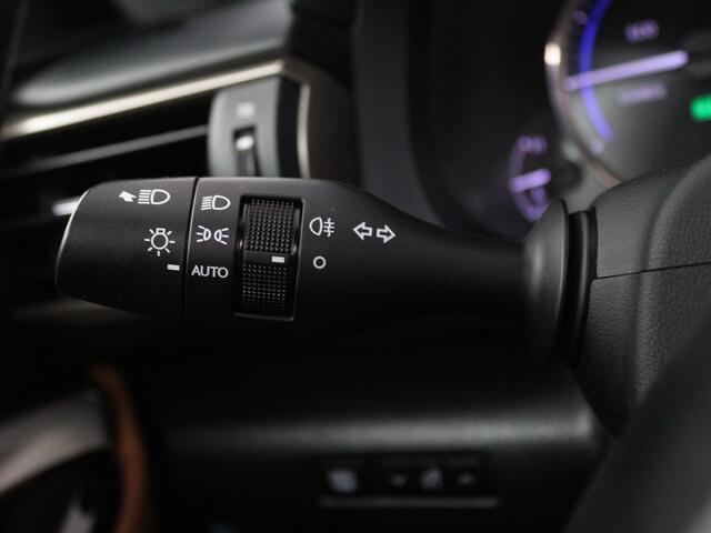 Lexus RC 300h Business Line Pro | Navigatie | Schuif/kanteldak | Lederen Bekleding |