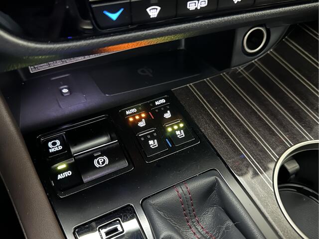 Lexus RX 450h 4WD President Line | Panorama | Origineel NL | 360 Camera | Mark-Levinson Sound | ACC | Stoelventilatie | Leder | Head-Up | Memory | Keyless-Entry | Stoelverwarming V+A | ISO-Glas | Zonwering | LED | Lane-Assist | Dodehoek | DAB | Draadloos Laden |