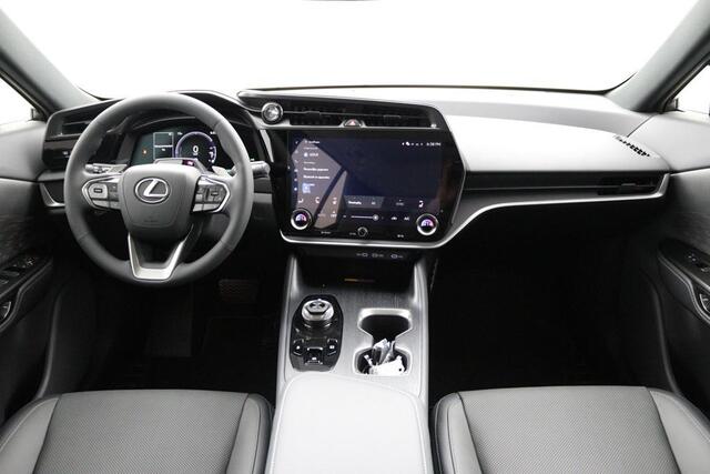 Lexus RZ 300e Executive Line 71 kWh | Uit voorraad leverbaar! | Elektrisch bedienbare achterklep | Stuurwielverwarming | 476km WLTP Range