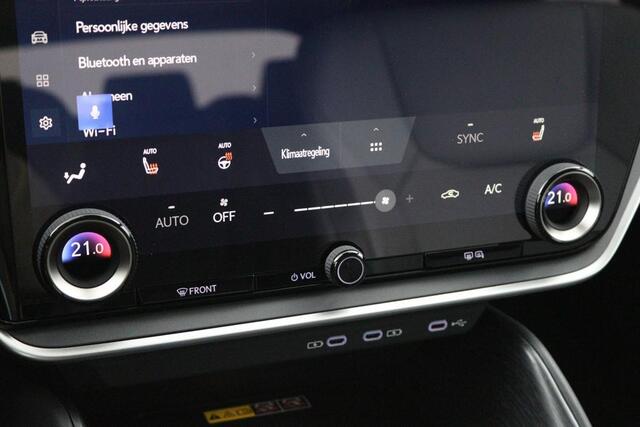 Lexus RZ 300e Executive Line 71 kWh | Uit voorraad leverbaar! | Elektrisch bedienbare achterklep | Stuurwielverwarming | 476km WLTP Range