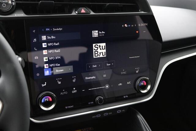 Lexus RZ 300e Executive Line 71 kWh | Uit voorraad leverbaar! | Elektrisch bedienbare achterklep | Stuurwielverwarming | 476km WLTP Range