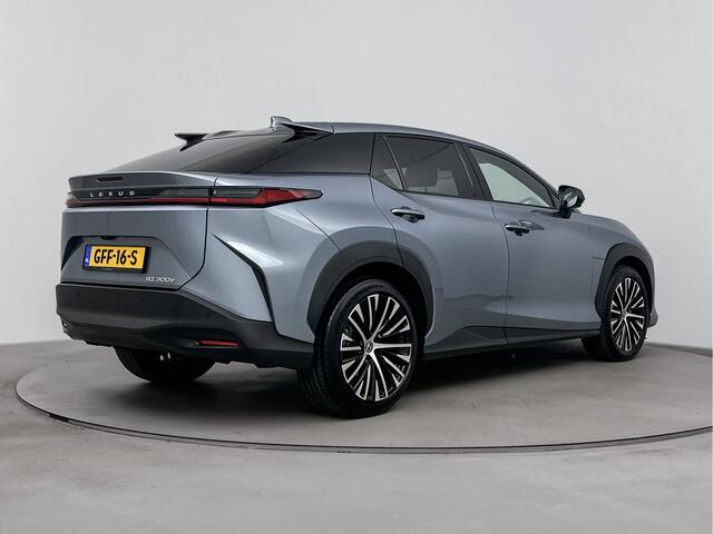 Lexus RZ 300e Luxury Line 71 kWh | Carplay | Panoramic View | Stoelverwarming & Koeling
