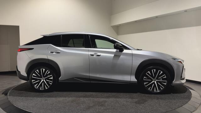 Lexus RZ 450e Executive Line 71 kWh | Leder interieur | Stoelen gekoeld & verwarmd | LMV 20" | Soh (batterijcheck) Waarde 97,2 %