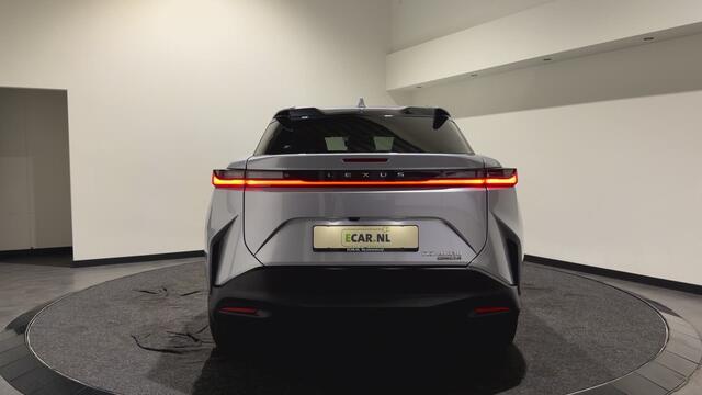 Lexus RZ 450e Executive Line 71 kWh | Leder interieur | Stoelen gekoeld & verwarmd | LMV 20" | Soh (batterijcheck) Waarde 97,2 %