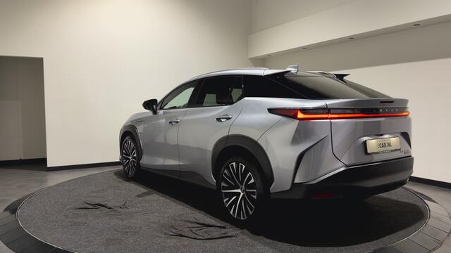 Lexus RZ 450e Executive Line 71 kWh | Leder interieur | Stoelen gekoeld & verwarmd | LMV 20" | Soh (batterijcheck) Waarde 97,2 %
