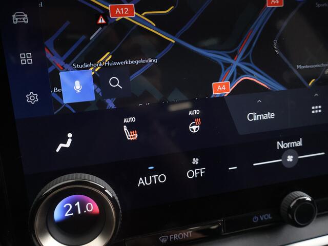 Lexus RZ 450e Executive Line 71 kWh | BTW voertuig | Panoramadak | Stoel+stuurverwarming | Blind Spot Monitor | Parkeersensoren voor+achter | Apple CarPlay/Android Auto | Elektrische Achterklep | Navigatie |