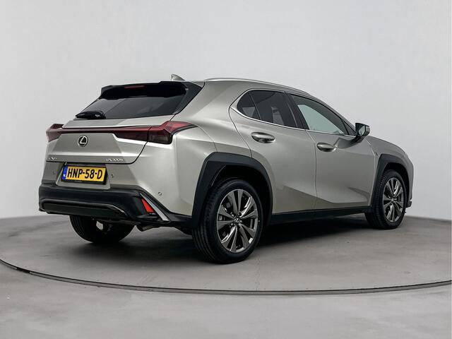 Lexus Ux 300h F SPORT Design Limited | Stoelverwarming | Zwart Leder |