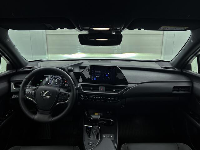 Lexus Ux F-Sport Design | Bi-Tone Metallic | Elektrische Achterklep | Stoelverwarming |