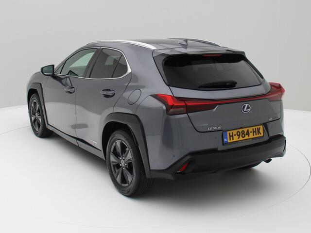 Lexus Ux 250h First Edition Camera /Leder/Navi.