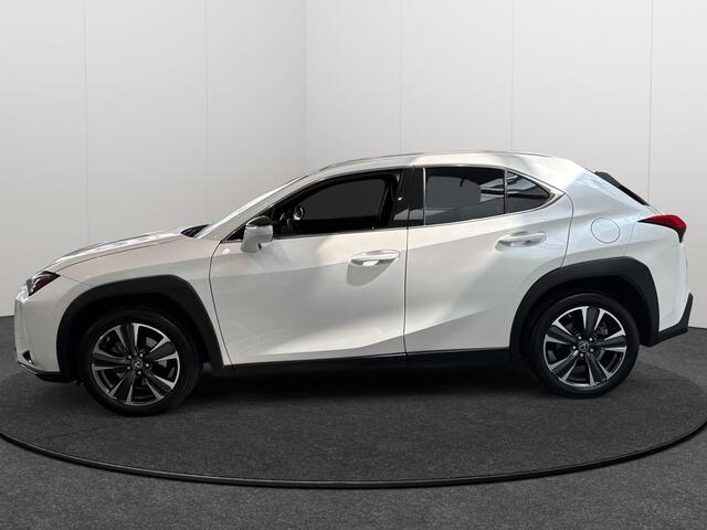 Lexus Ux 250h Business Line | Lage km stand | Apple Carplay-Android Auto | Stoel- en stuurverwarming |
