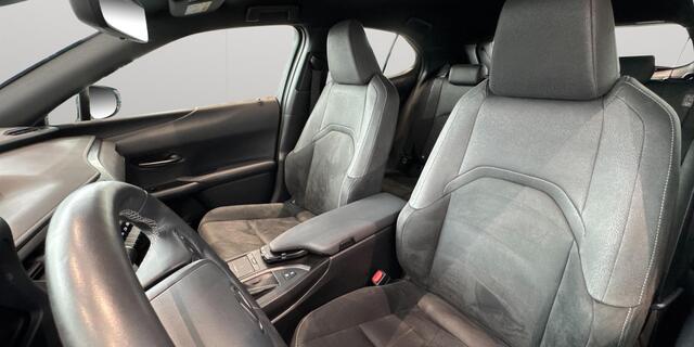 Lexus Ux 250h Business Line | Lage km stand | Apple Carplay-Android Auto | Stoel- en stuurverwarming |