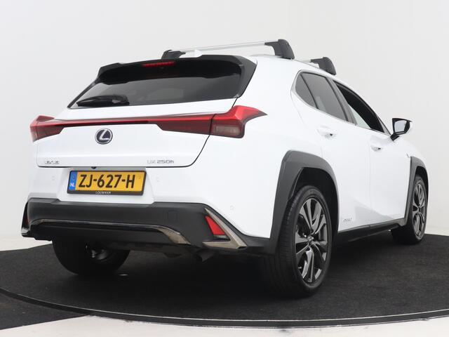 Lexus Ux 250h F-Sport Edition | Sportstoelen | Stoel- en stuurwielverwarming | Lexus Navigatie | Apple Carplay/ Android Auto | Tri-LED |