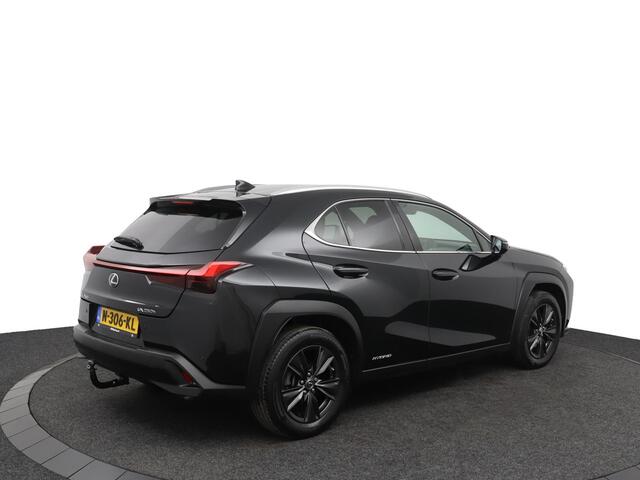 Lexus Ux 250h Business Line Limited | Afneembare trekhaak | Stoelverwarming | Stuurwielverwarming | Privacy Glass