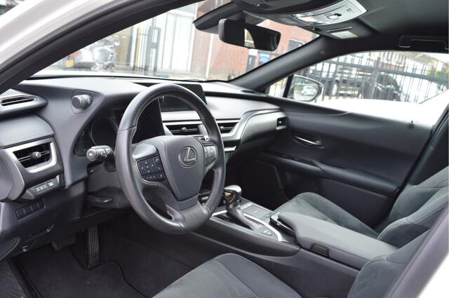 Lexus Ux 250 hev Busn. Line Pro Fabrieksgarantie / Addapt.cruise / Apple,android / Climate control