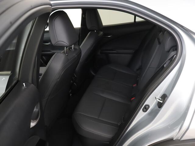 Lexus Ux 250h F-Sport Design | Lederen Bekleding | Stoel & Stuurverwarming | Bi-Tone |