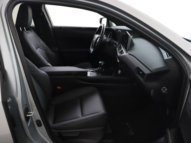 Lexus Ux 250h F-Sport Design | Lederen Bekleding | Stoel & Stuurverwarming | Bi-Tone |