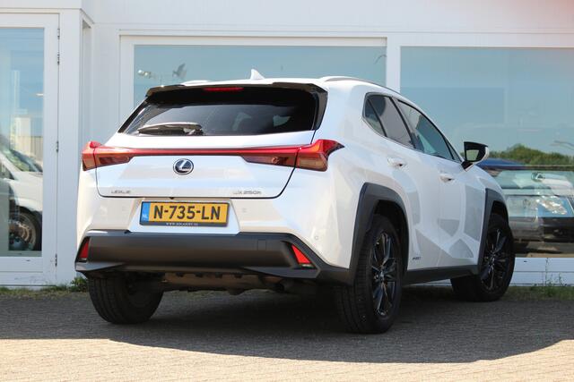 Lexus Ux 250h Hybrid Comfort Line I Pearlwhite I Applecarplay I Camera