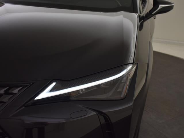 Lexus Ux 300h Business Line | Parkeersensoren V+A | BLS | Stuur en Stoelv