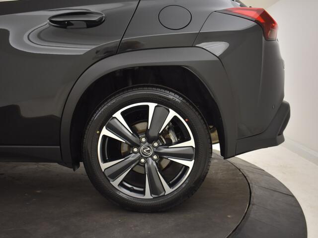 Lexus Ux 300h Business Line | Parkeersensoren V+A | BLS | Stuur en Stoelv