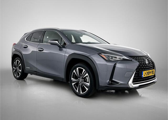 Lexus Ux 250h BusinessLine | 18'' LM Velgen | Camera | Apple Carplay | Navigatie |