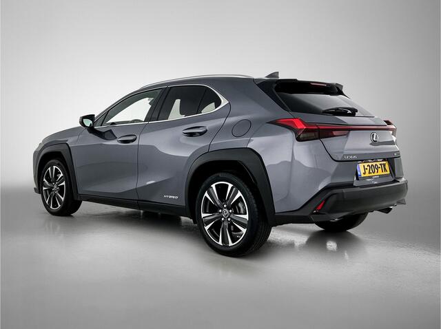 Lexus Ux 250h BusinessLine | 18'' LM Velgen | Camera | Apple Carplay | Navigatie |