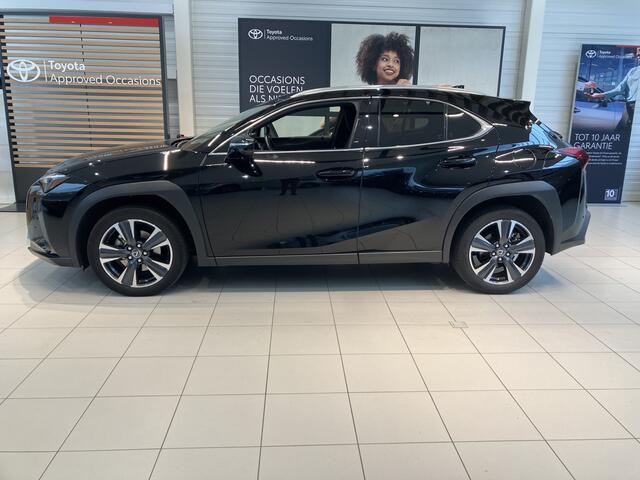 Lexus Ux 250h Business Line | Fabrieksnavigatie | Parkeersensoren voor - en achter |