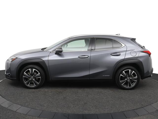 Lexus Ux 250h Preference Line | 18 Inch Lichtmetalen velgen | Privacy Glass | Keyless Entry