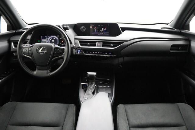 Lexus Ux 250h Preference Line | 18 Inch Lichtmetalen velgen | Privacy Glass | Keyless Entry