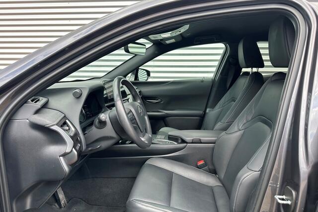 Lexus Ux 250h F Sport Design Leer / Navi / Carplay