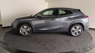 lexus-ux-300e-luxury-line-73-kwh--