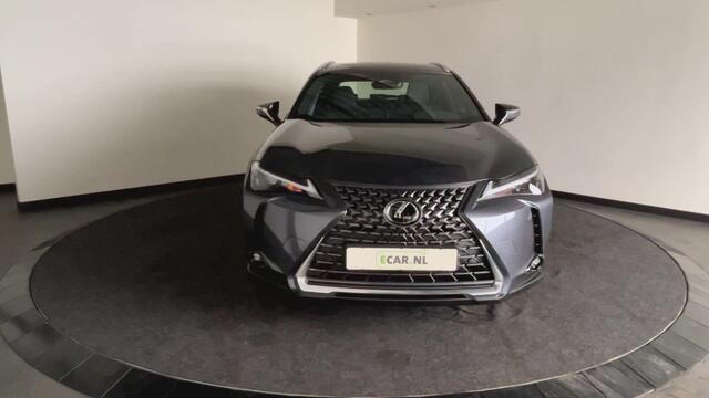 Lexus Ux 300e Luxury Line 73 kWh | 45% korting | Winter-pakket | Tech Pack | Mark Levinson geluid! | Navigatie | Nieuwprijs ¤ 61.095,00 |