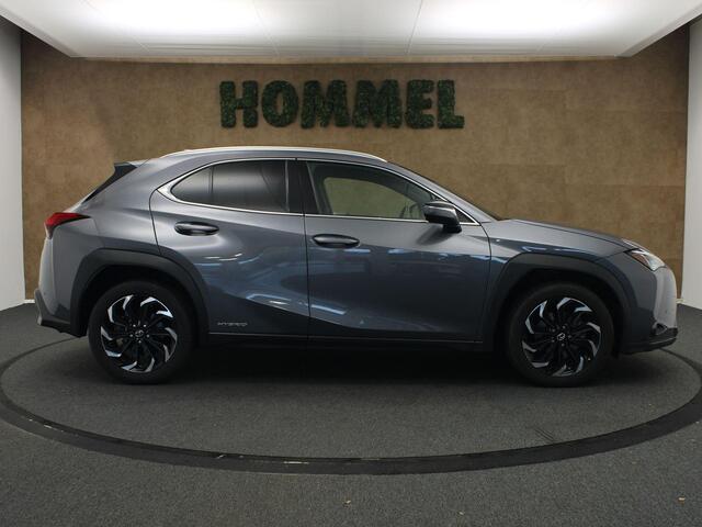 Lexus Ux 250h Preference Line - CLIMATE CONTROL - ALCANTARA BEKLEDING - PARKEERSENSOREN VOOR/ ACHTER - CAMERA - DODEHOEK DETECTIE - KEYLESS ENTRY/ START - APPLE CARPLAY/ ANDROID AUTO