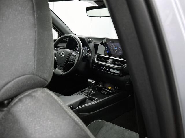 Lexus Ux 250h Urban Line | Apple Carplay/Android Auto | Cruise control adaptief |