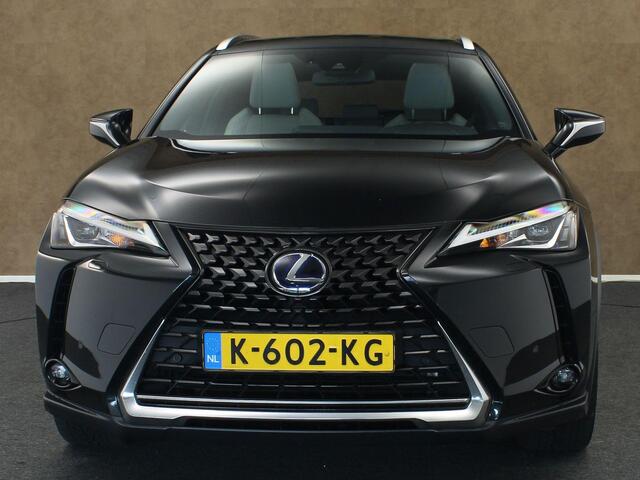 Lexus Ux 300e Luxury 54 kWh ORIGINEEL NEDERLANDSE AUTO - AFKOMSTIG VAN 2E EIGENAAR - PARKEERSENSOREN VOOR/ ACHTER - CAMERA - LEDEREN BEKLEDING - ELEKTRISCH SCHUIFDAK - 2 LAADKABELS - BEIDE VOORSTOELEN ELEKTRISCH VERSTELBAAR - ACHTERBANKVERWARMING - ELEKTRISCH VERS