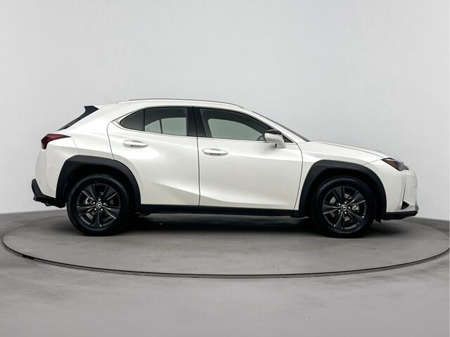 Lexus Ux 300h Urban Line | Parkeersensoren | Adaptive Cruise | Carplay |