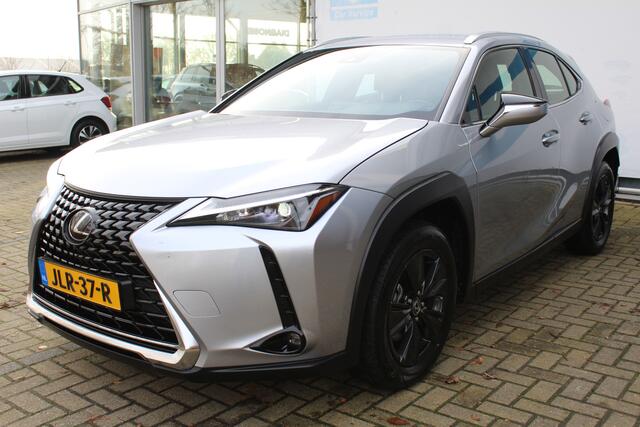 Lexus Ux 250h | Achteruitrijcamera | Keyless entry/start | Climate controle | Cruise controle | Lane Assist | DAB | Draadloze telefoonlader | Apple CarPlay/Android Auto | Virtual cockpit |