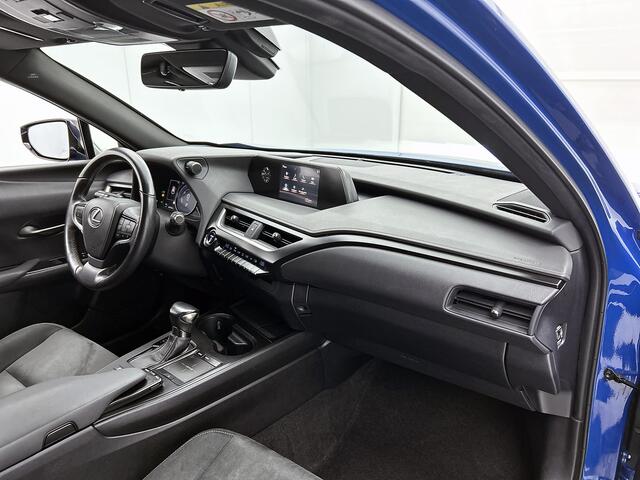 Lexus Ux 250h First Edition | Carplay | Parkeersensoren | Navigatie |