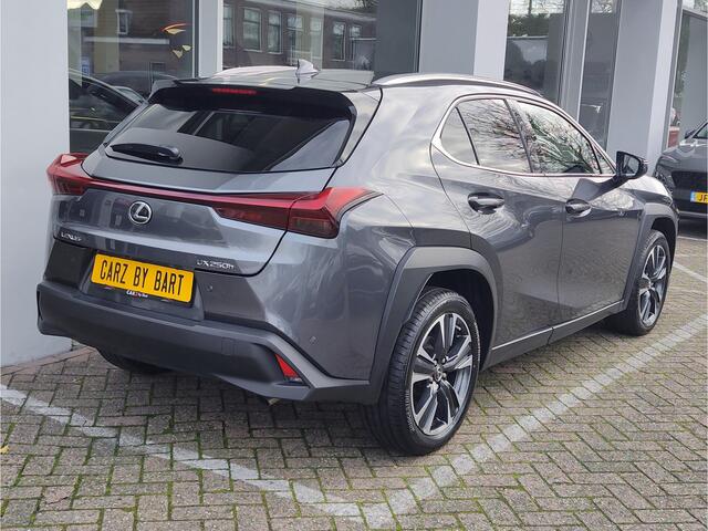Lexus Ux 250h LUXURY LINE Leder | Keyless | Stuurverwarming | Dodehoeksens.